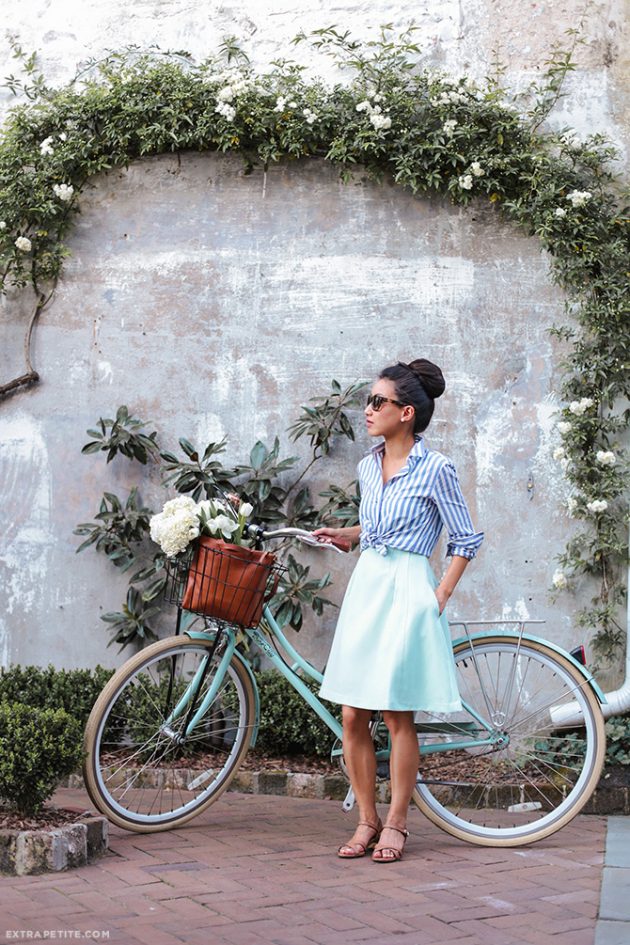 HOW TO LOOK STYLISH WHILE RIDING A BIKE