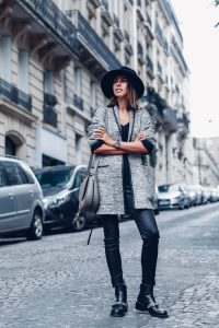 How To Wear Black Flat Ankle Boots This Fall - fashionsy.com