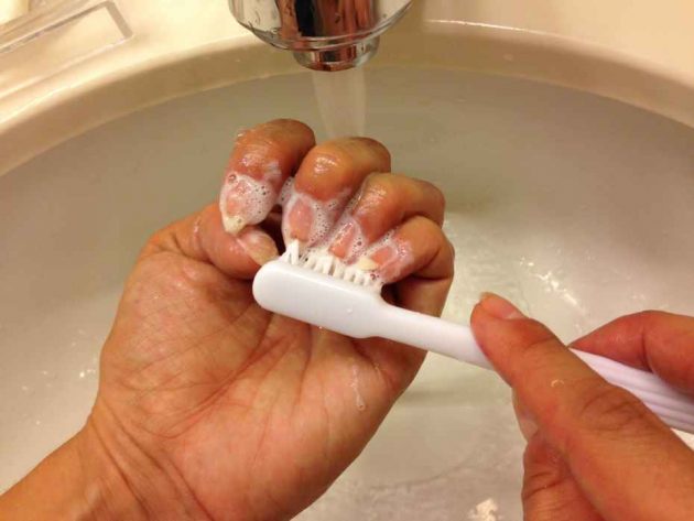 10 Beauty Hacks You Can Do With A Toothbrush