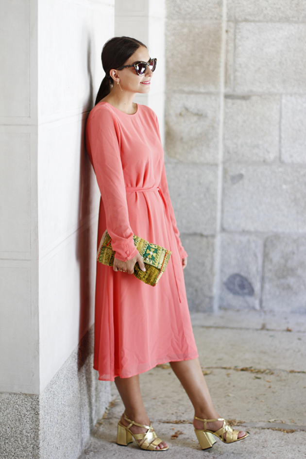 Coral Outfits That Will Make You Add This Color To Your Wardrobe