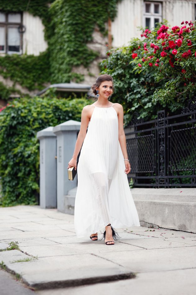 Chic And Stylish Summer Looks With Pleated Dresses