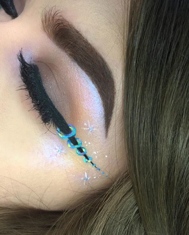 Ribbon Eyeliner Is The Latest Beauty Trend We Are Obsessed With