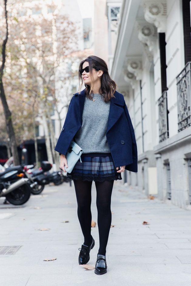 15 Fabulous Looks With Navy Blue Coats Worth Copying