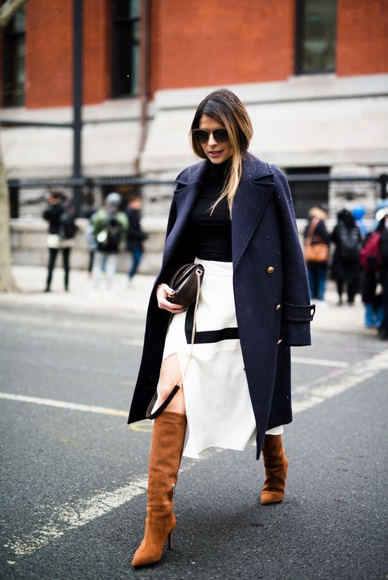15 Fabulous Looks With Navy Blue Coats Worth Copying