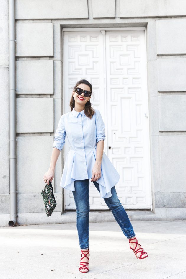 How To Wear Ruffle Tops Like Fashion Bloggers Do