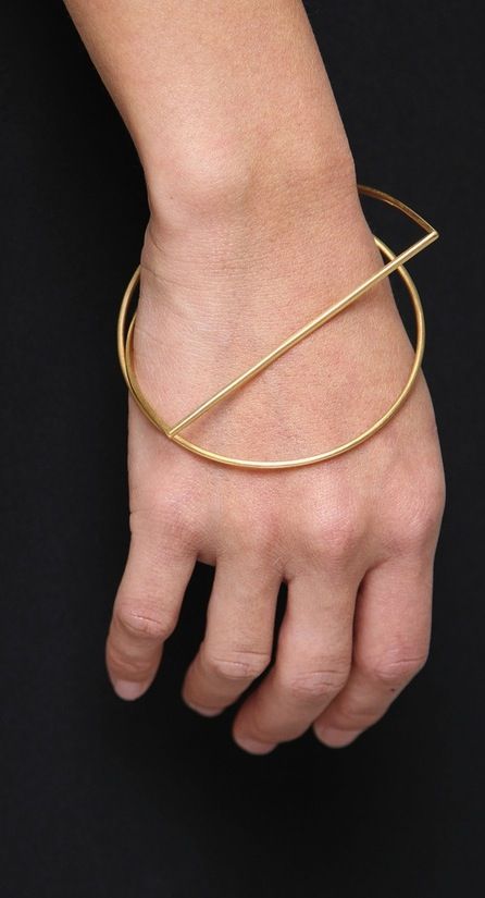 Less Is More: Minimalist Jewelry Is The New Trend That You Must Try