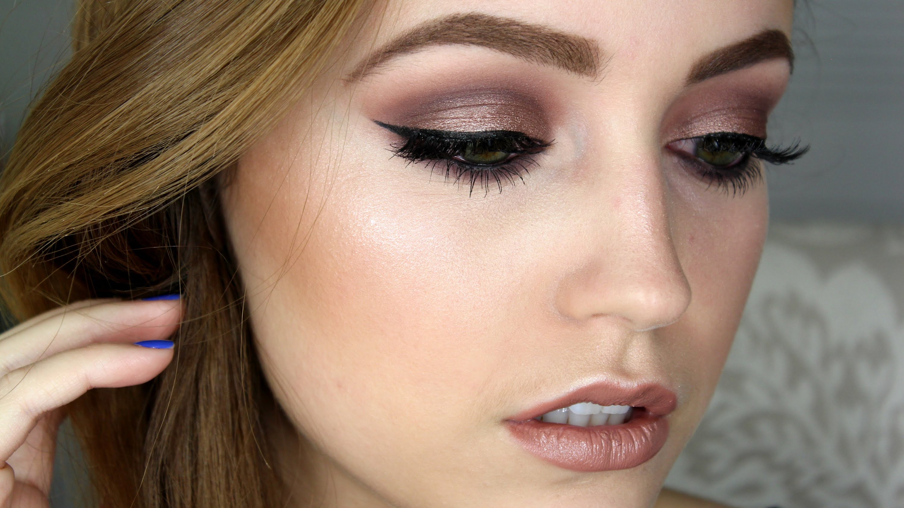 See Why Ladies Have Fallen In Love With Taupe Eyeshadow + Makeup Ideas.