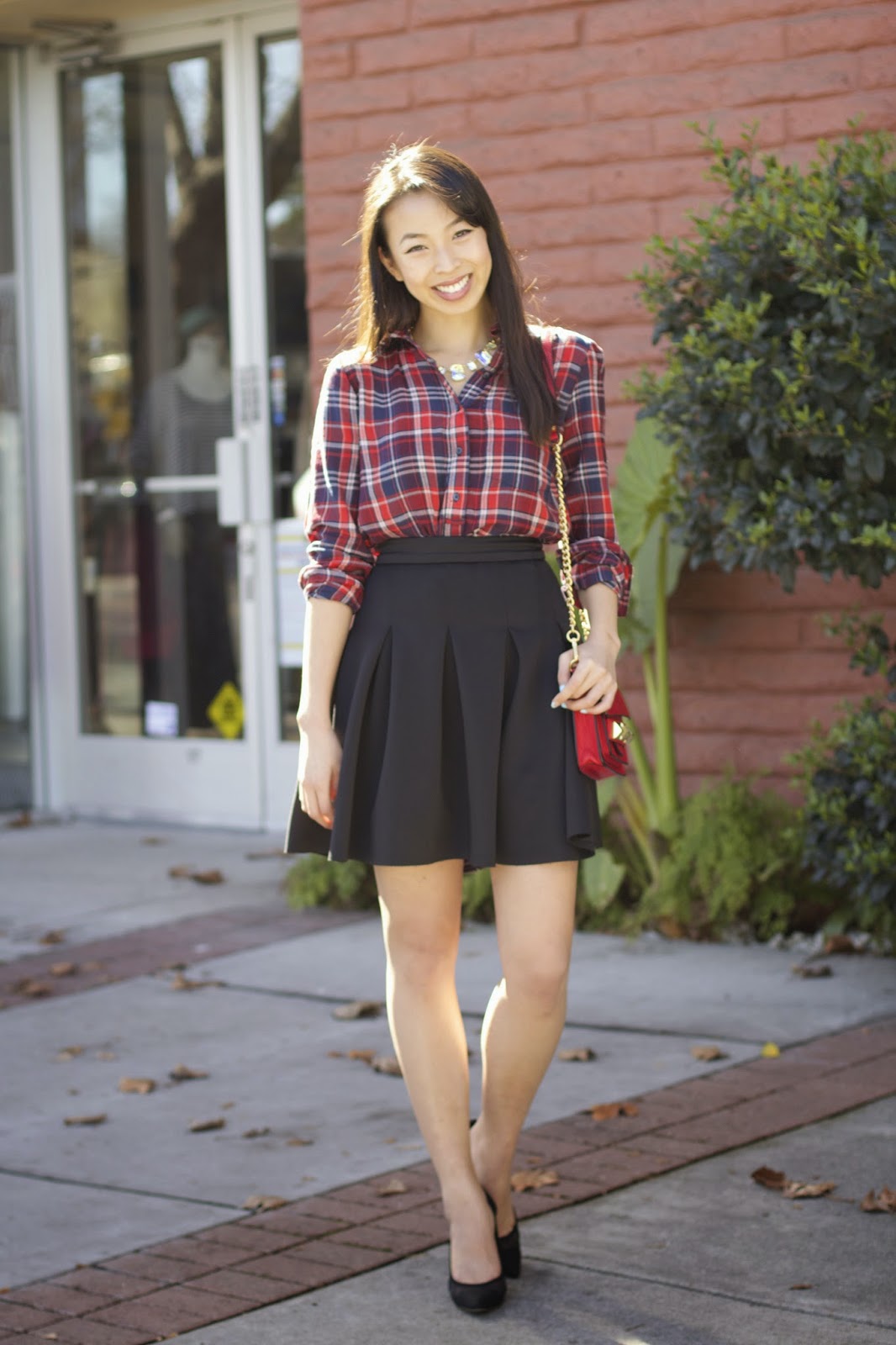 15 Fascinating Midi Skirt Outfits That Will Give You Inspiration For