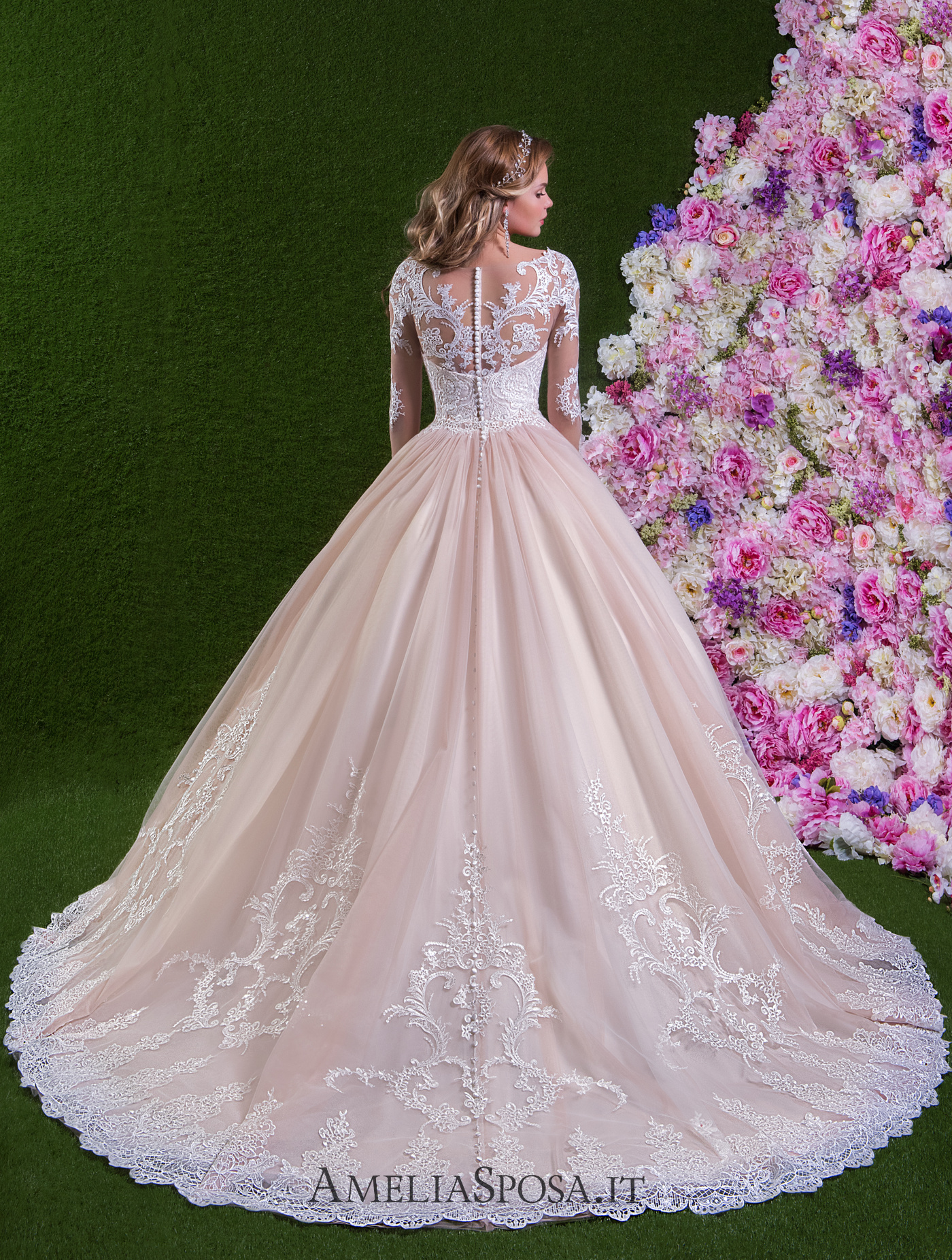 Gorgeous And Elegant Wedding Dress Collection By Amelia Sposa