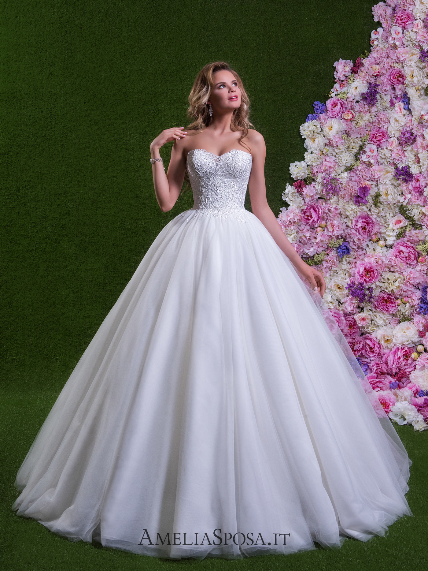 Gorgeous And Elegant Wedding Dress Collection By Amelia Sposa