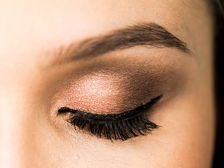 Smart Eye Shadow Tricks That Are Actually Used By Pros
