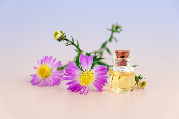 How To Make Your Own Perfume Out Of Flowers?