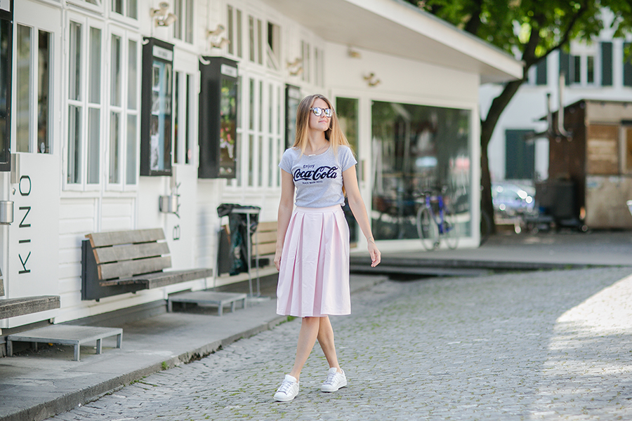 Sneakers And Skirt Outfits: Yes Or No?