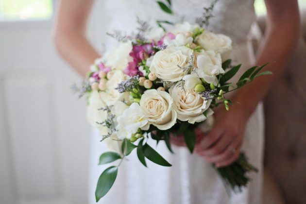 Should You DIY Your Wedding Bouquets?