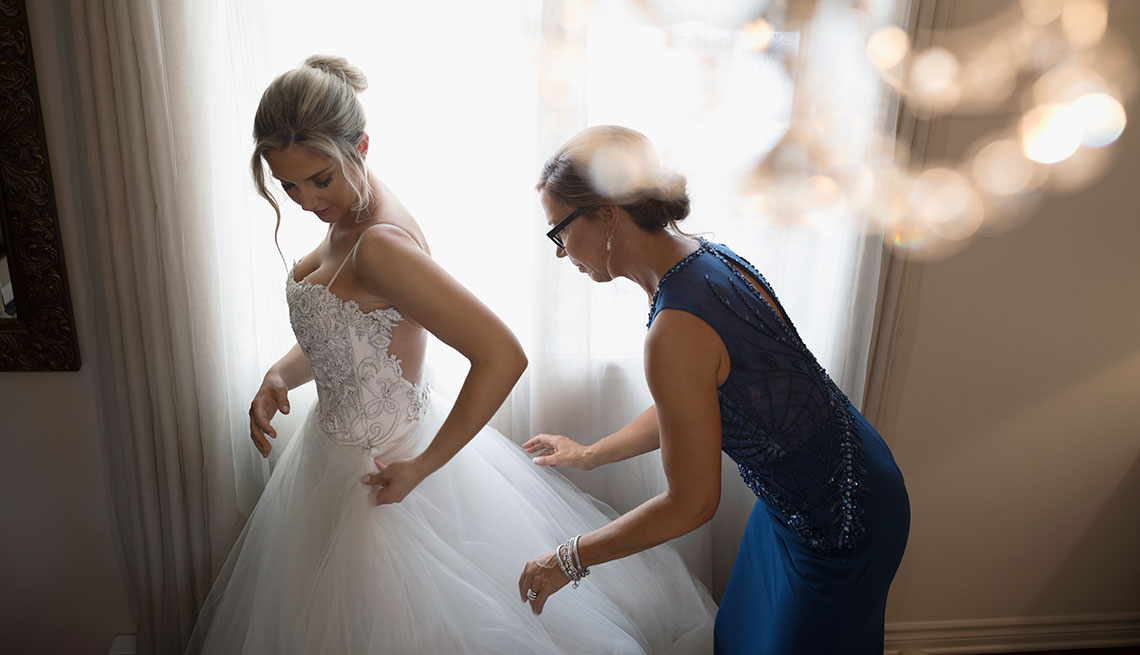 A Guide To Being The Mother Of The Bride - fashionsy.com
