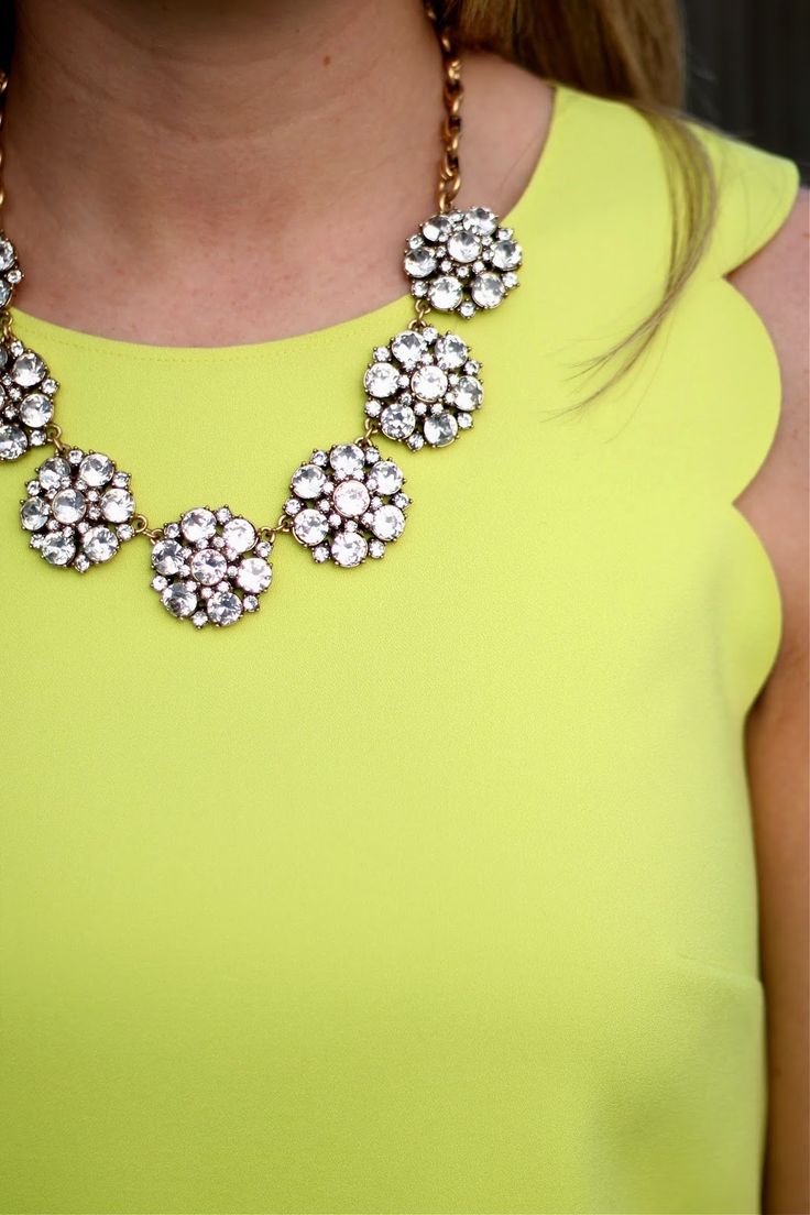 Helpful Tips For Wearing Your Statement Necklace