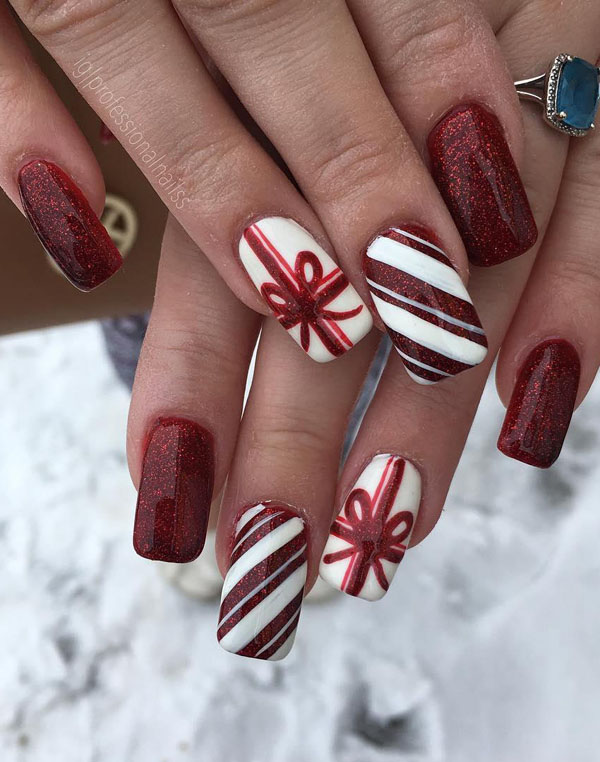 The Ultimate Guide To The Trendiest Christmas Nails