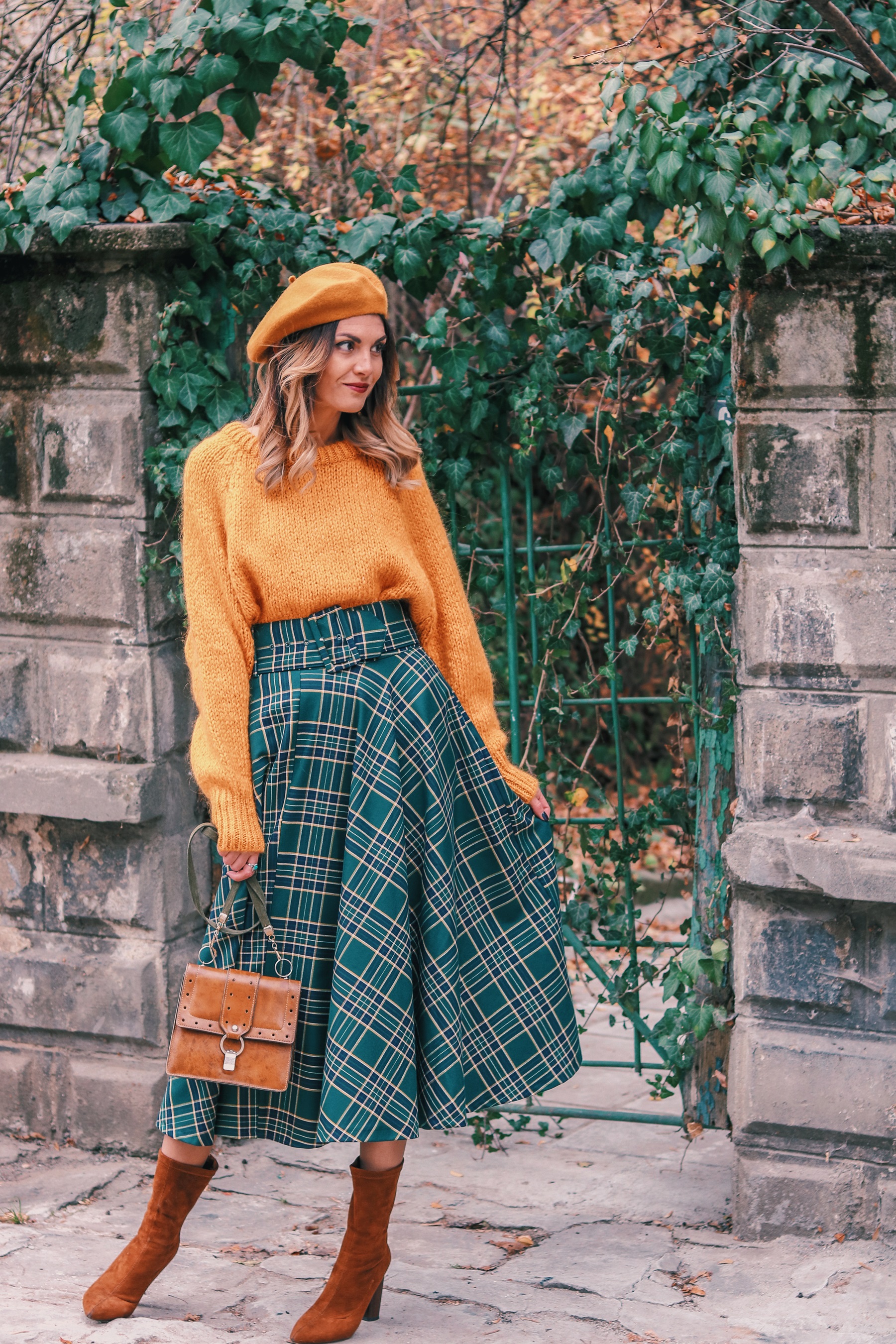 How To Wear Plaid Like A Blogger