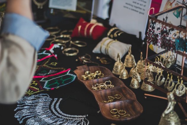 Buying Used Jewelry? These 4 Tips Will Have You Shopping Like A Pro